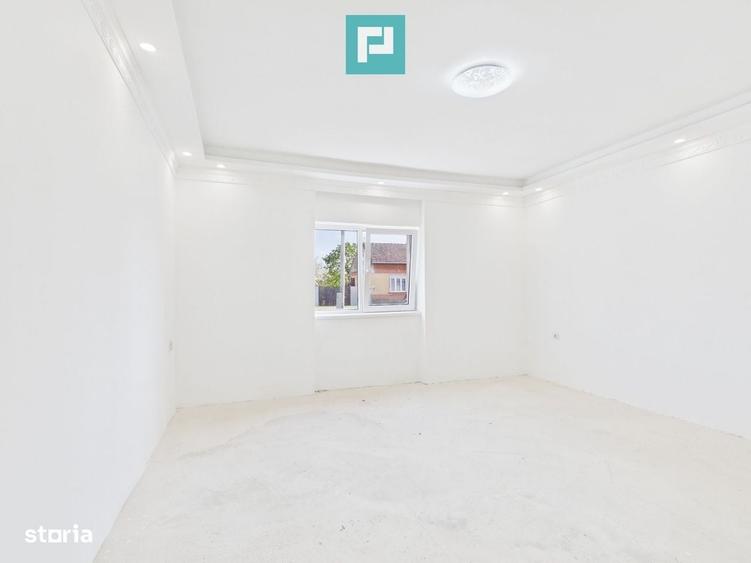 Casă cu 4 camere în Peregu Mic
