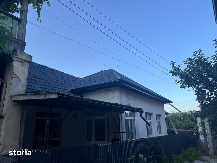 Casa de vanzare , curte privata, centru, acces auto - 2