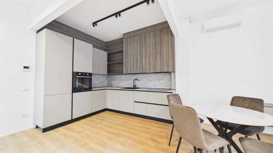 Apartament cu 2 camere semidecomandat în Grivița