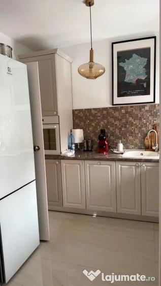 Apartament cu 3 camere semidecomandat în Ultracentral