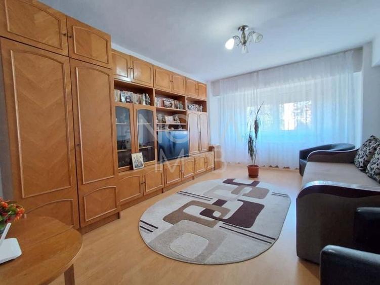 Apartament cu 3 camere decomandat, mobilat în Orașul de Jos