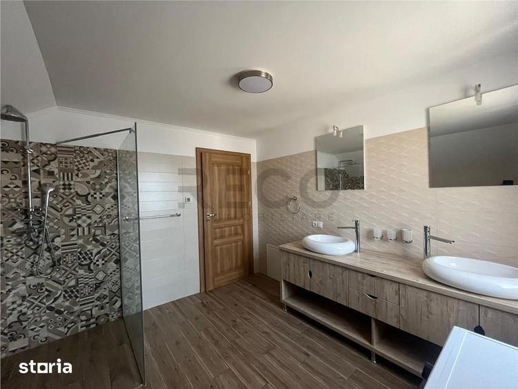 Casă cu 4 camere cu Teren 500 Mp în Central