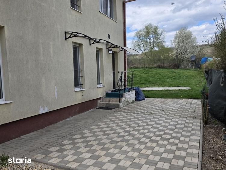 Casă cu 4 camere cu Teren 350 Mp în Florești