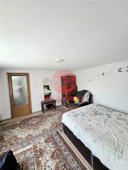 Casă cu 2 camere cu Teren 988 Mp în Vadu