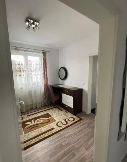 Apartament cu 3 camere decomandat, mobilat în Bartolomeu