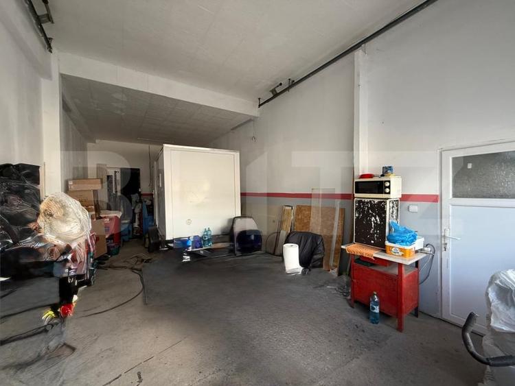 Casă individuală cu 8 camere cu Canalizare în 1 Mai