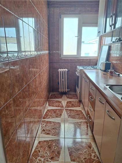 Apartament cu 2 camere nedecomandat în Mihai Bravu
