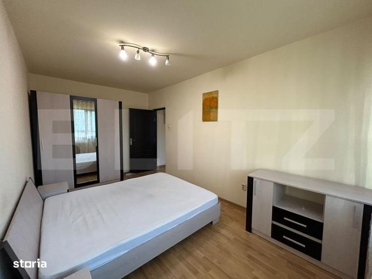 Apartament cu 3 camere semidecomandat în Ciupercenii Noi