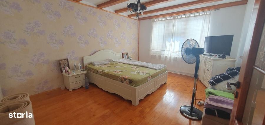 Casă cu 3 camere în Central