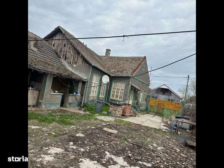 Casă cu 3 camere cu Teren 1000 Mp în Socodor