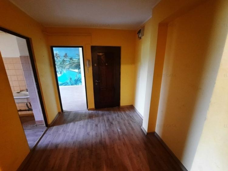 Apartament cu 2 camere decomandat în Nicolina