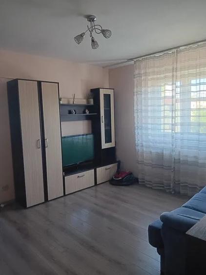 Apartament cu 2 camere semidecomandat, mobilat în P-ța Reșița