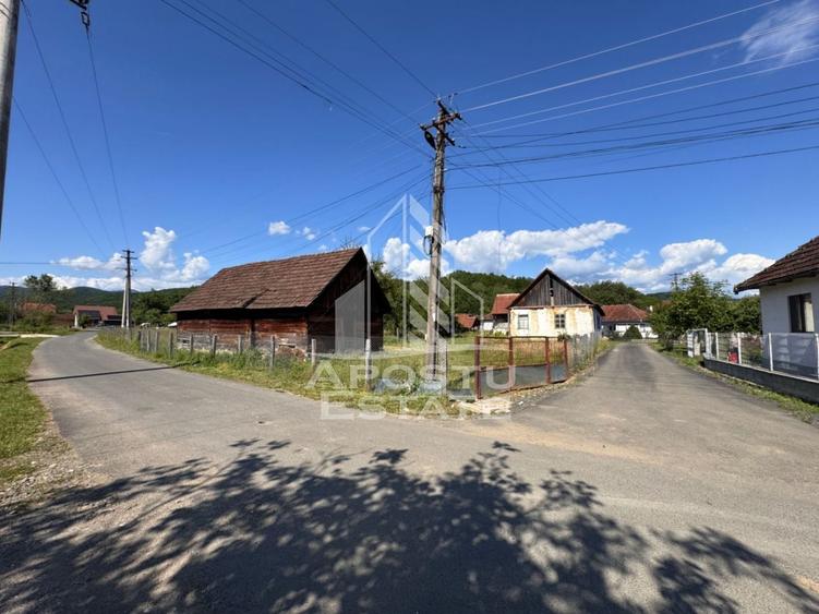 Casă individuală cu 4 camere cu Canalizare în Rișculița
