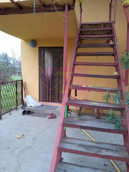 Casă cu 3 camere cu Teren 15000 Mp în Bărcănești