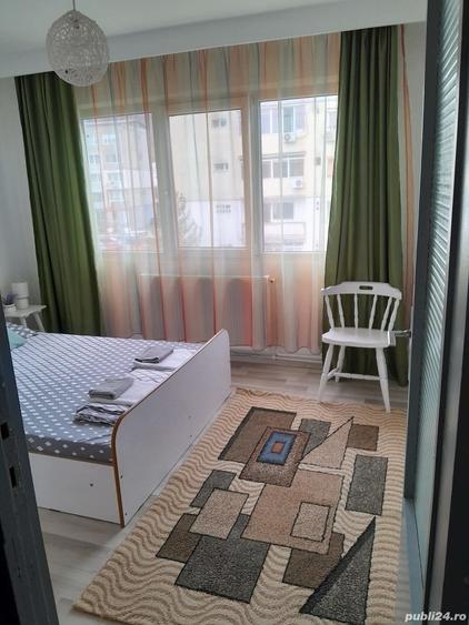 Apartament cu 3 camere semidecomandat în Orșova