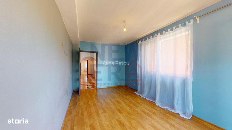 Vila cu 8 camere de vanzare / teren 840 mp. - Prelungirea Ghencea