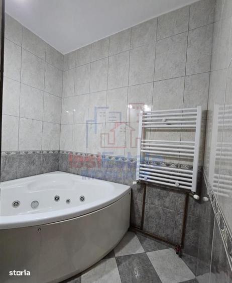 Apartament cu 3 camere decomandat în Alexandru cel Bun