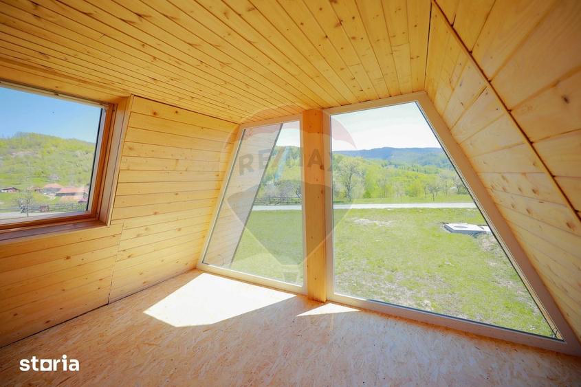 Casă cu 7 camere cu Teren 30200 Mp în Negreni