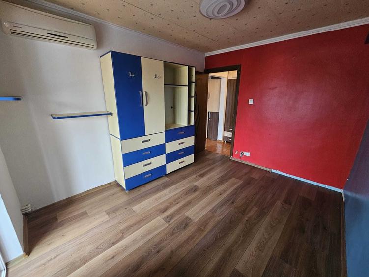 Apartament cu 3 camere decomandat în Inel II