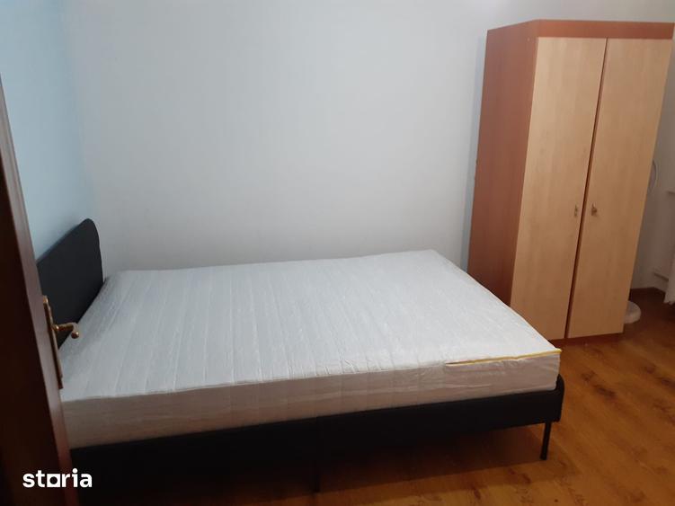 Apartament cu 2 camere semidecomandat în Tei