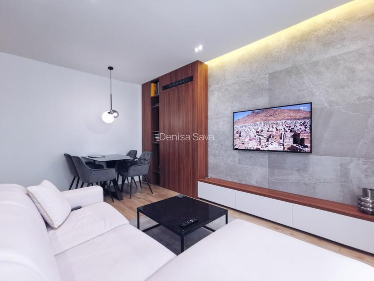 𝐑𝐞𝐳𝐞𝐫𝐯𝐚̆ 𝐜𝐮 𝐝𝐨𝐚𝐫 𝟏𝟎𝟎𝟎 𝐄𝐮𝐫𝐨/Ap.1 camera- Royal Town Iasi