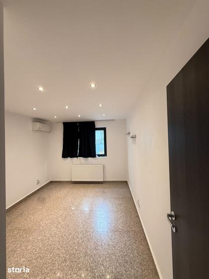 Apartament de vanzare- posibilitate spa?iu comercial Str. Soarelui - 5