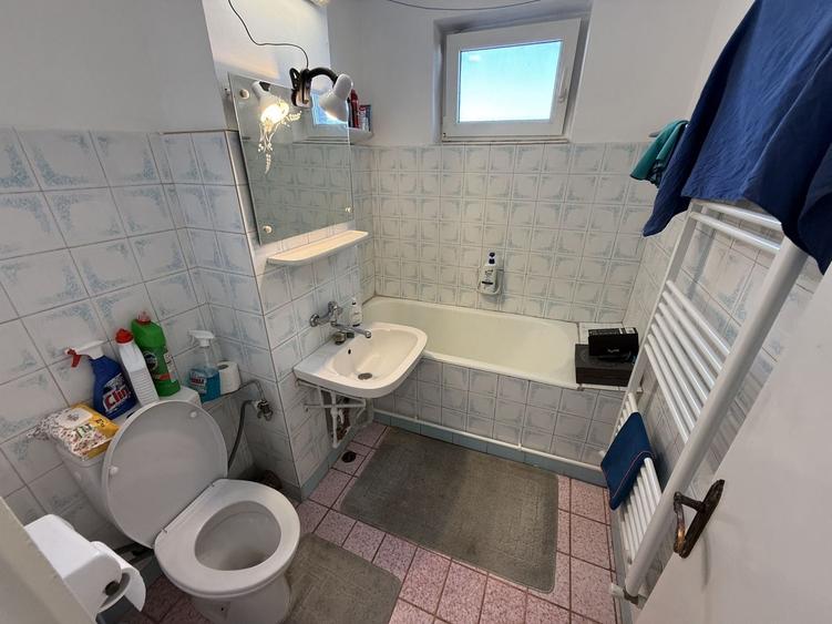 Apartament cu 3 camere decomandat în Casa de Cultură