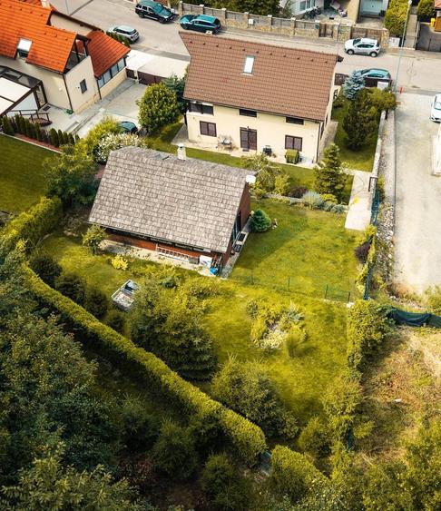 Casă cu Teren 980 Mp în Central