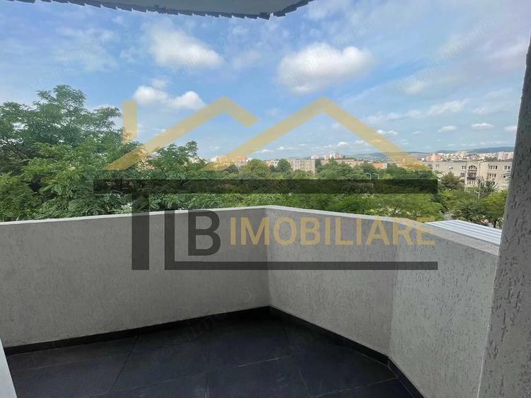 Apartament cu 3 camere semidecomandat în Pandurilor