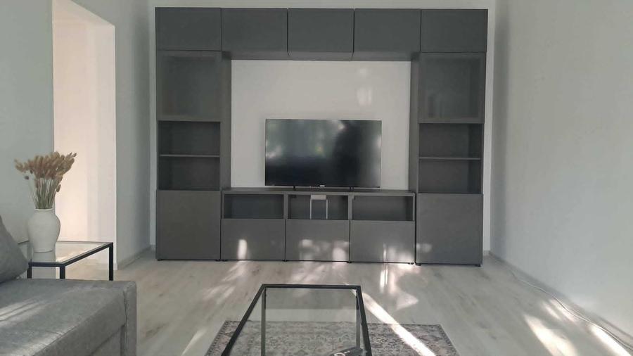 Direct proprietar.Prima inchiriere ap. 2 cam,Pajura. Etaj 1/4, renovat recent, mobilier si electrocasnice noi. Situat vizavi de Scoala Gimnaziala 178 - 3