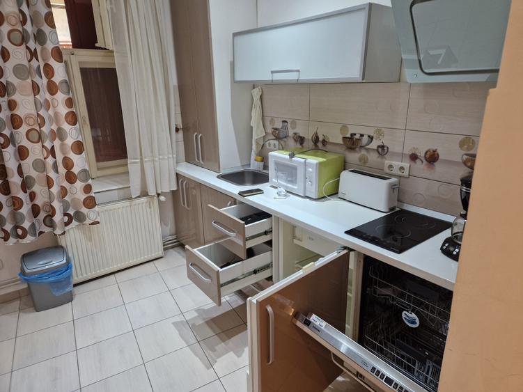 Apartament cu 2 camere semidecomandat în Ultracentral