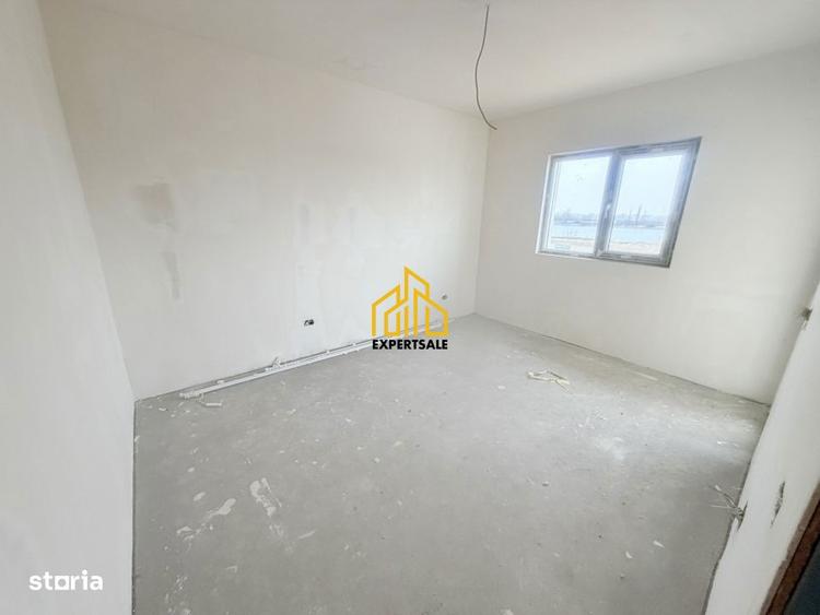 Casă cu 5 camere cu Teren 250 Mp în Clinceni