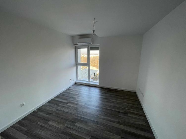 Apartament cu 3 camere decomandat în Aviației