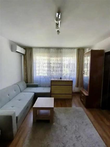 Apartament cu 2 camere semidecomandat, mobilat în Girocului