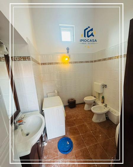 Apartament cu 4 camere semidecomandat, mobilat în Central