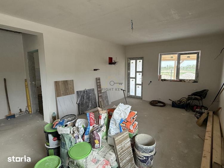 Casă cu 3 camere cu Teren 300 Mp în Joița