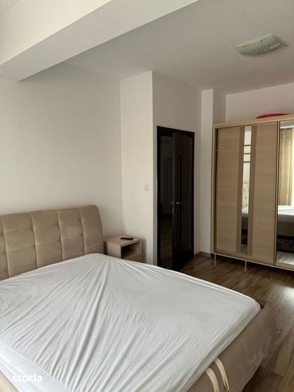 Apartament cu 3 camere decomandat, mobilat în Baza 3