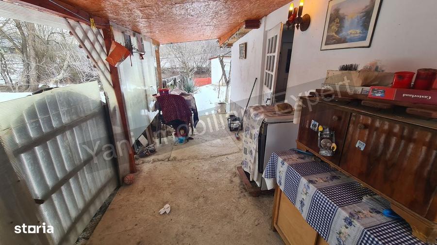 Casă cu 2 camere cu Teren 400 Mp în Tutana