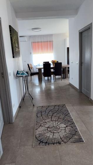 Casă cu 4 camere cu Teren 500 Mp în Câmpineanca
