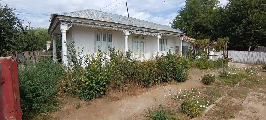 Casă cu 3 camere în Liești
