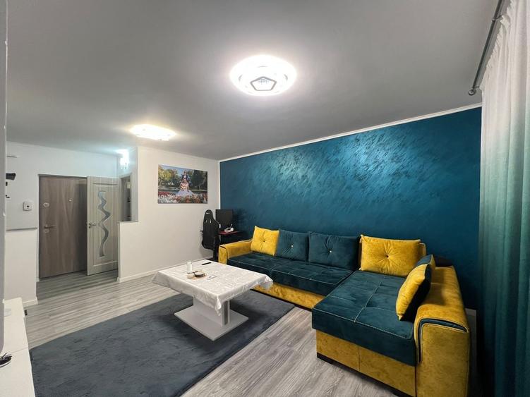 Apartament cu 3 camere decomandat, mobilat în Exterior Nord
