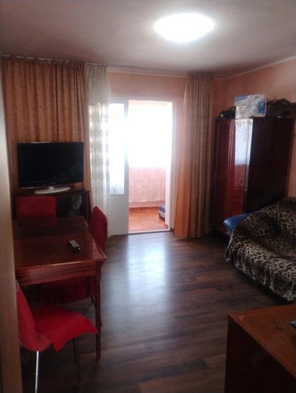 Apartament cu 3 camere decomandat în Barieră