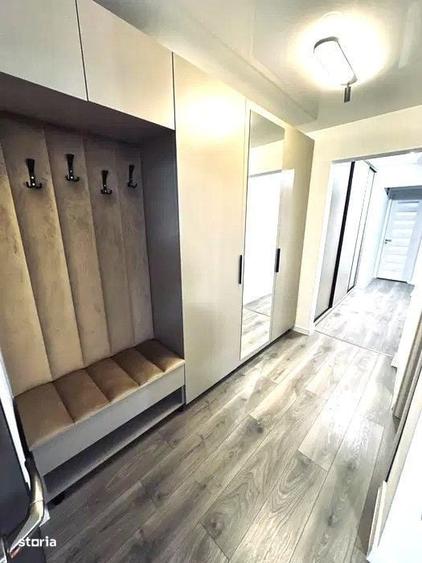 Apartament cu 3 camere decomandat în Poarta 6