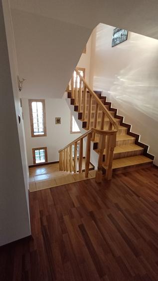 Casă individuală cu 6 camere cu Canalizare în Micro 16