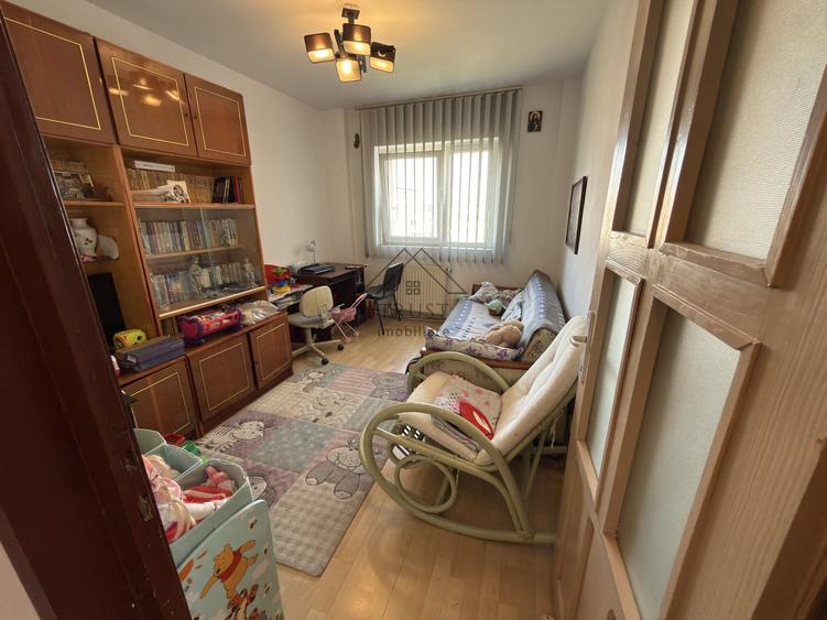 Apartament cu 4 camere decomandat, mobilat în Mărăști