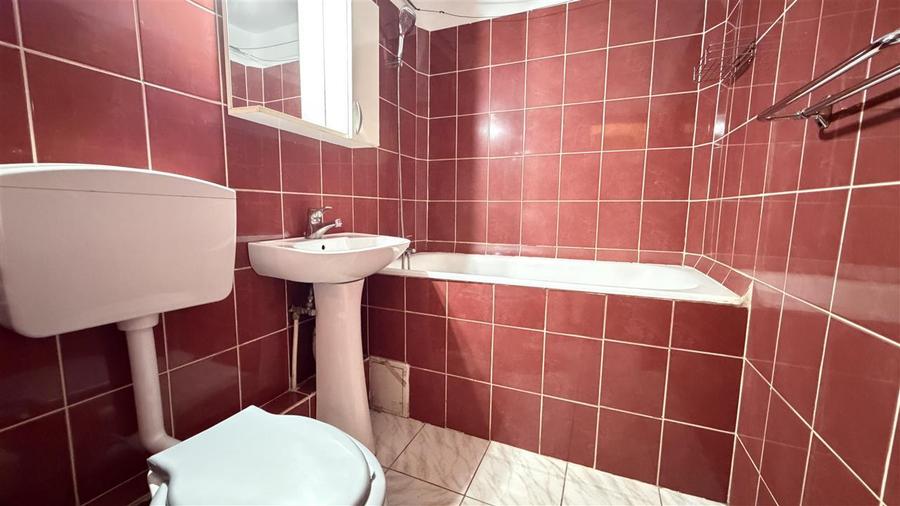 Apartament cu 2 camere decomandat în Iosia