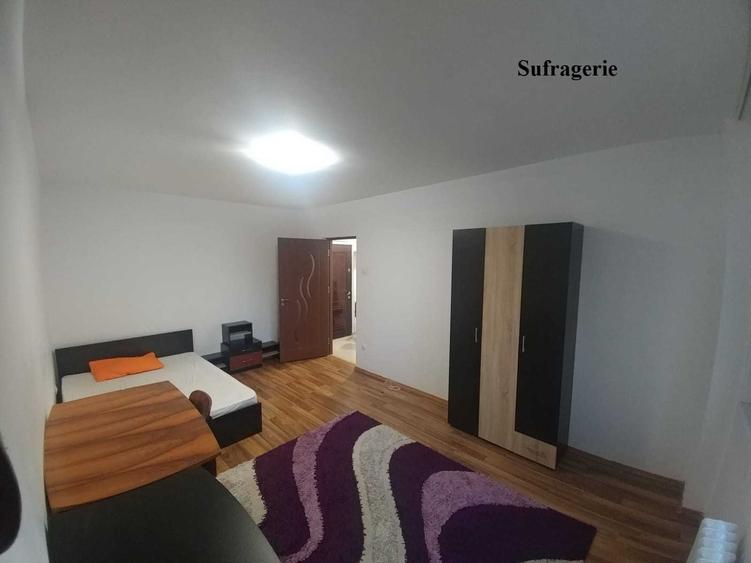 Apartament cu 3 camere decomandat în Dobroești