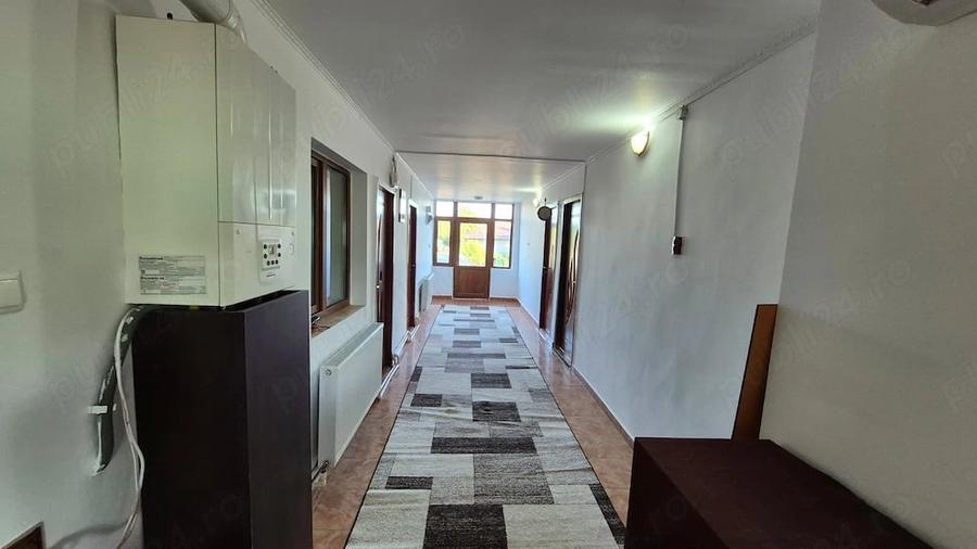 Casă cu 4 camere cu Teren 1800 Mp în Central