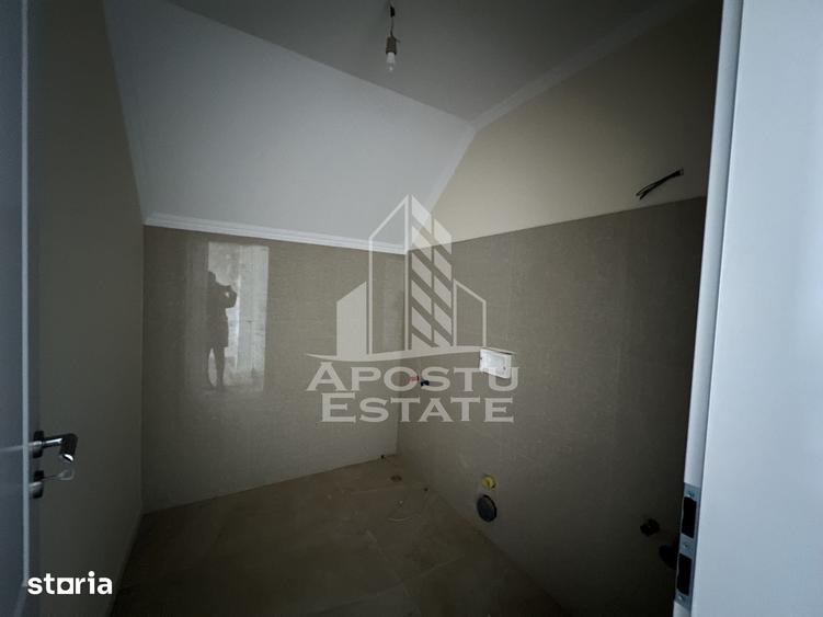 Casă cu 5 camere cu Teren 300 Mp în Giarmata
