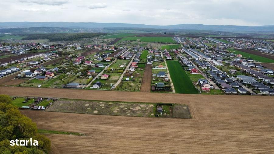 Teren de 605 mp, în Podu Roș